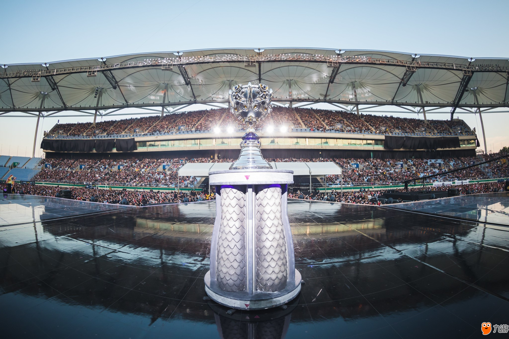 高的桌面也 高的桌面也